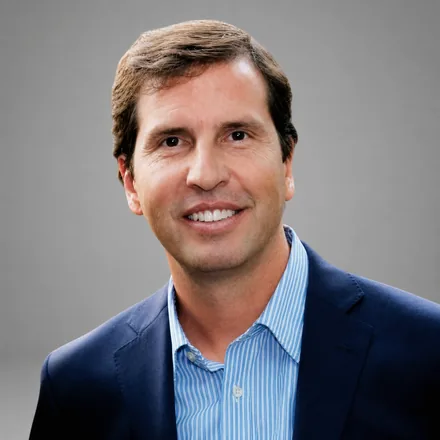 Retrato de Claudio Oyarzún